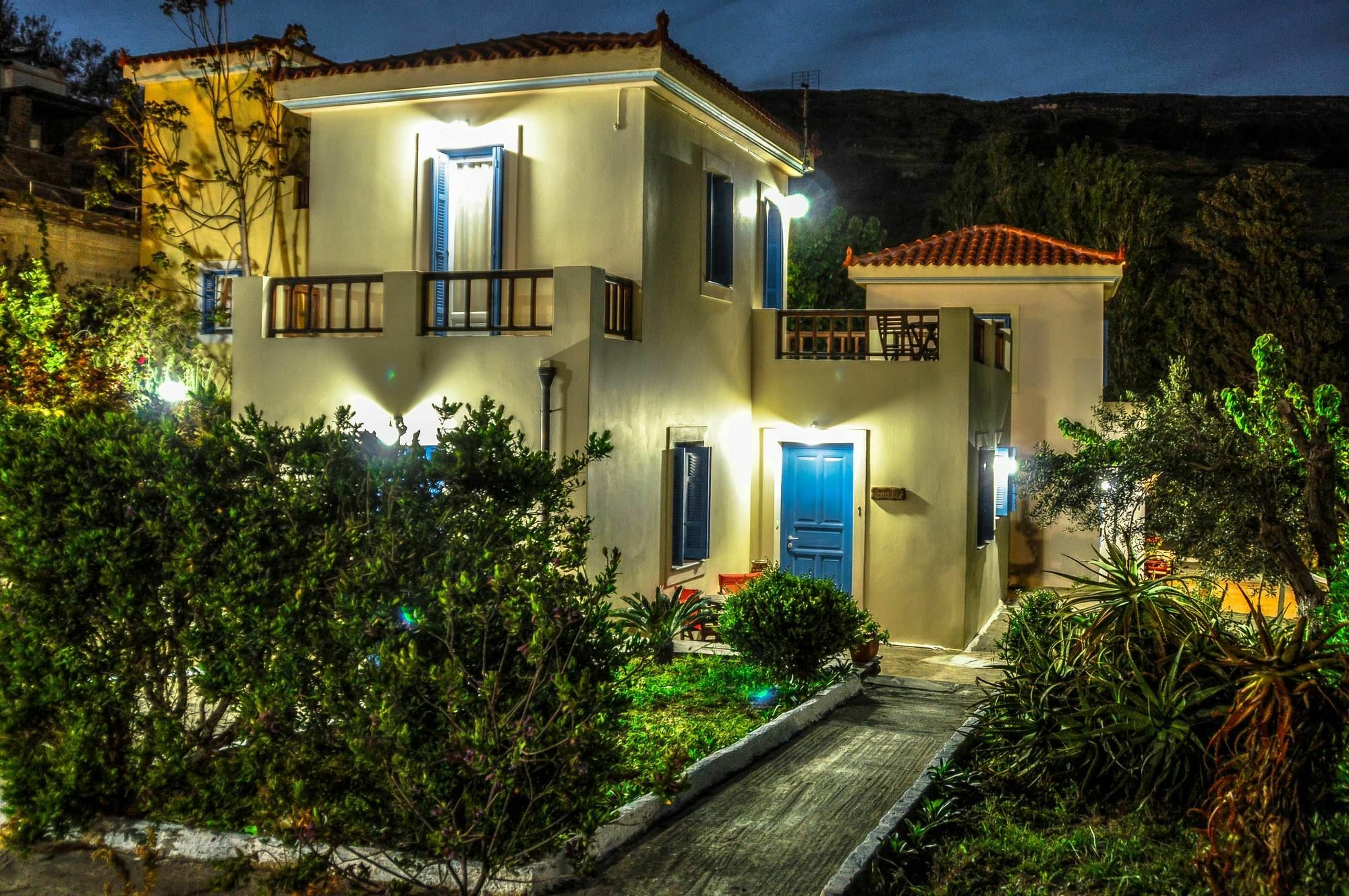 Mainades Maisonettes & Studios Menites Экстерьер фото